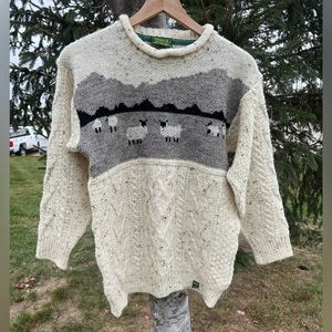 Glencroft Pure New Wool Sweater Womens Mens Medium Sheep Design Great Britain